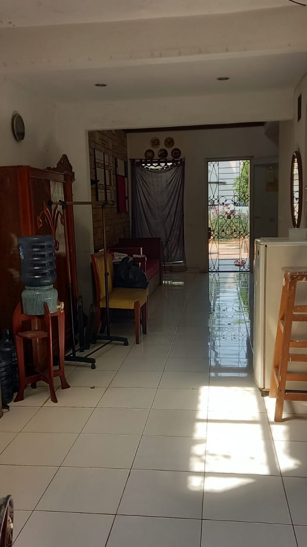 Dijual Rumah  Tinggal Di Taman Parahyangan, Lippo Karawaci Dengan Lingkungan Yang Nyaman ,Aman dan Asri