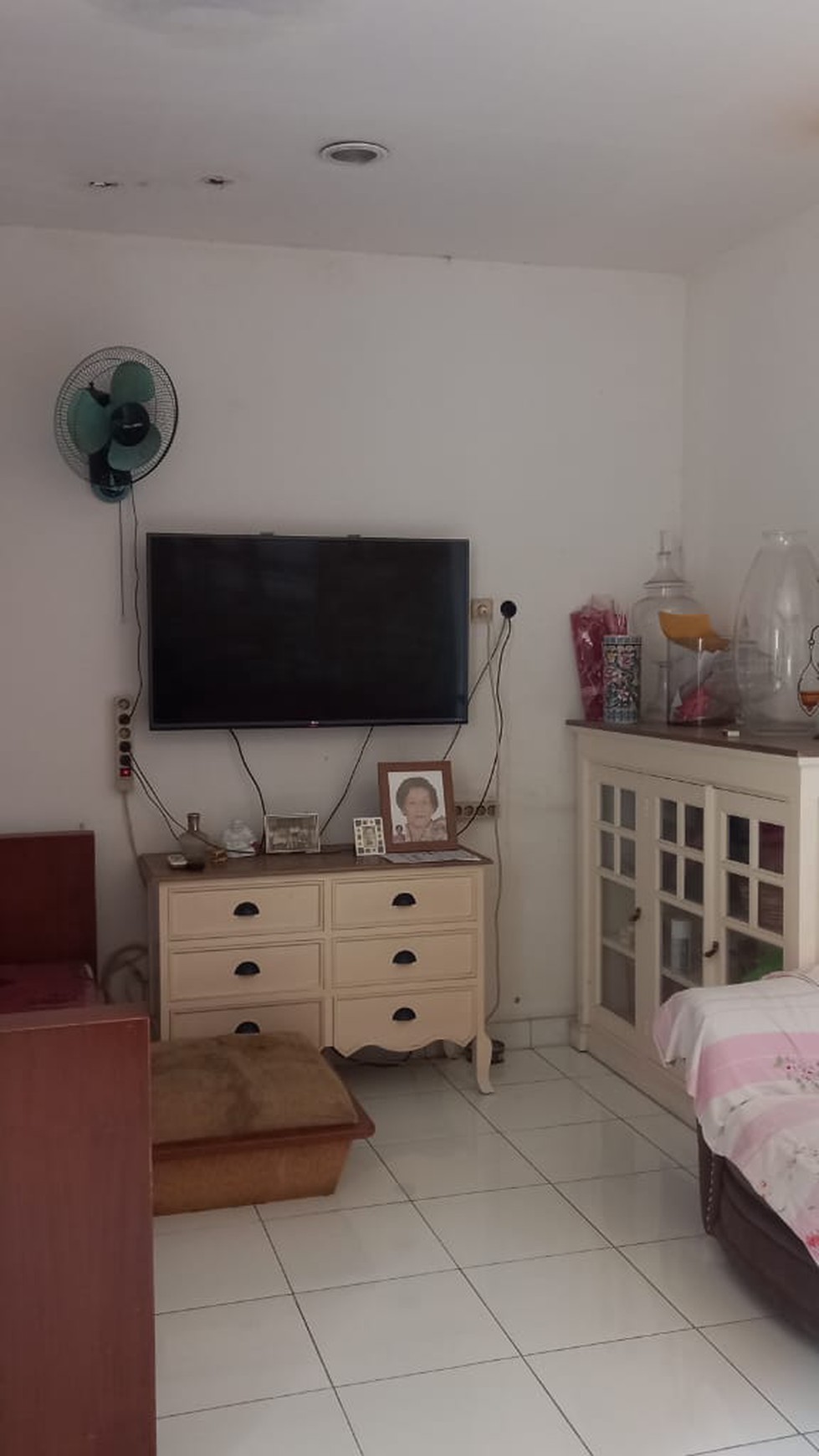 Dijual Rumah  Tinggal Di Taman Parahyangan, Lippo Karawaci Dengan Lingkungan Yang Nyaman ,Aman dan Asri