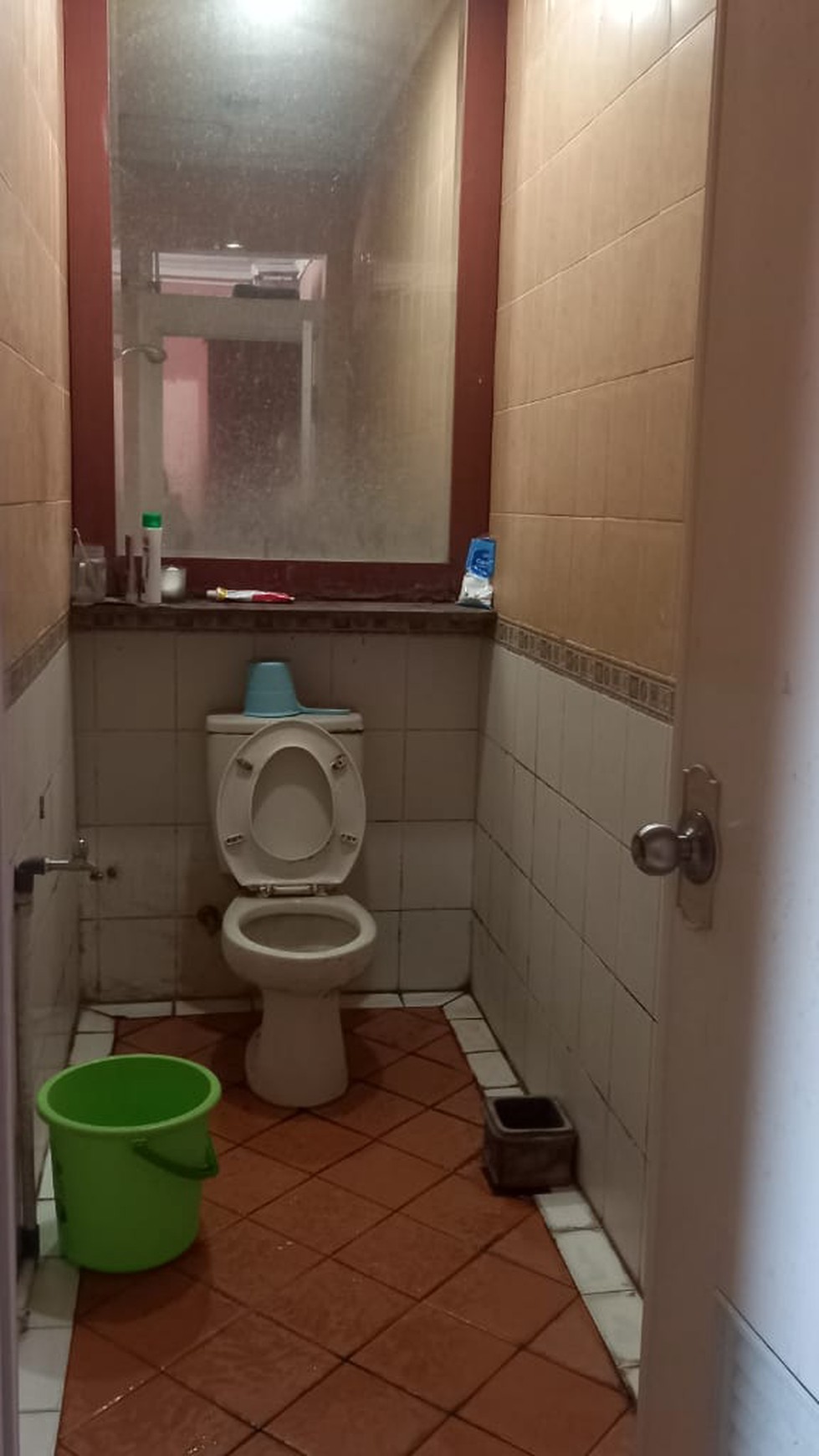 Dijual Rumah  Tinggal Di Taman Parahyangan, Lippo Karawaci Dengan Lingkungan Yang Nyaman ,Aman dan Asri