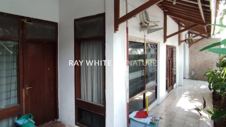 Dijual Rumah Lama Area Tenang Cocok Untuk Hunian di Lamandau Kebayoran Baru