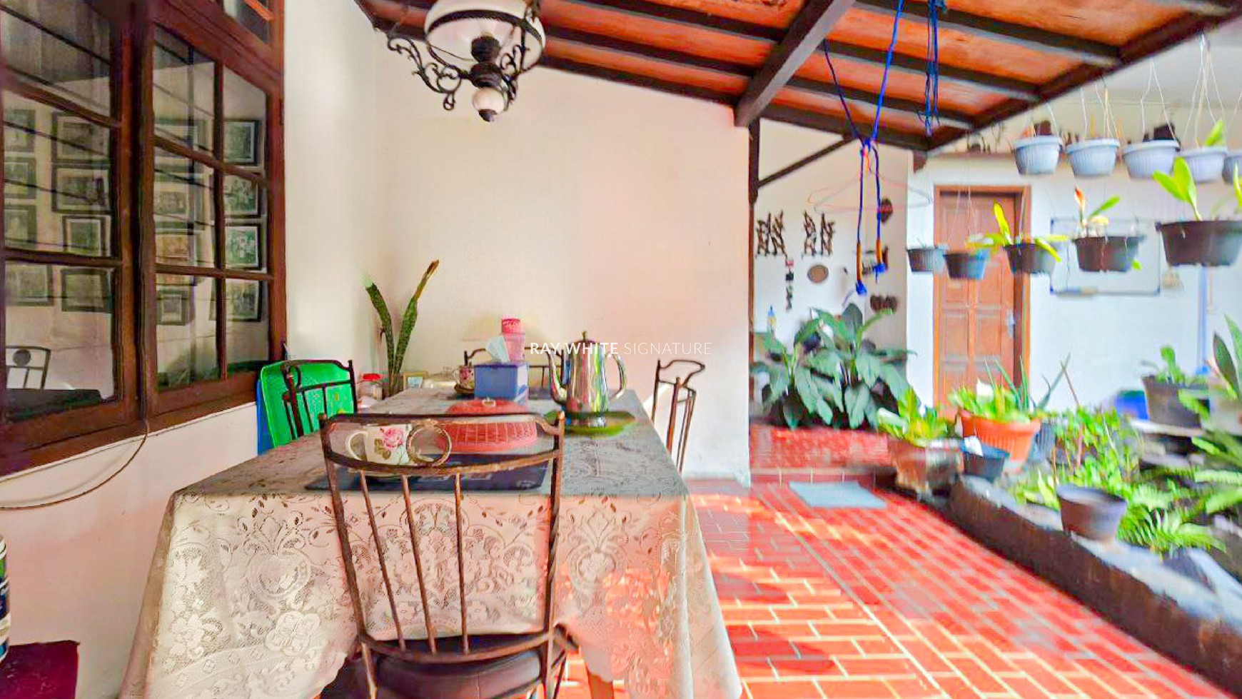Dijual Rumah Tinggal di Jl Raya Kelapa Dua Kebon Jeruk