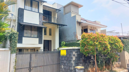 Rumah Bagus 2 lantai Siap Huni, di Cilandak