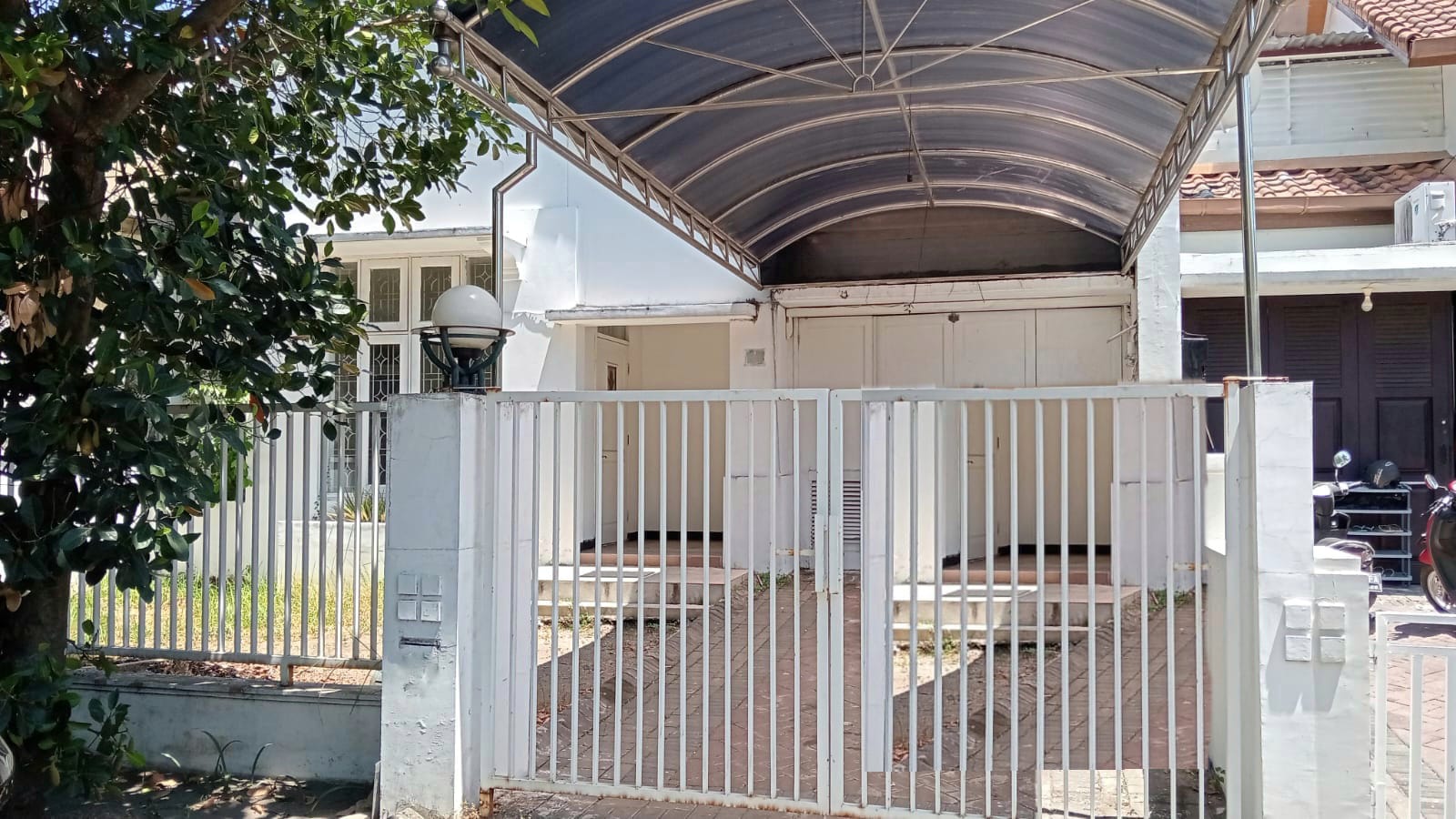 Dijual atau Disewa Rumah Strategis di Taman Puspa Raya