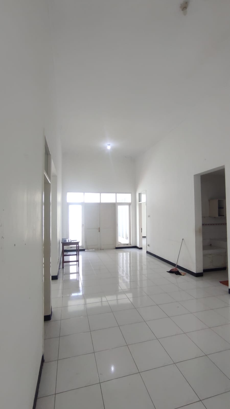Dijual atau Disewa Rumah Strategis di Taman Puspa Raya