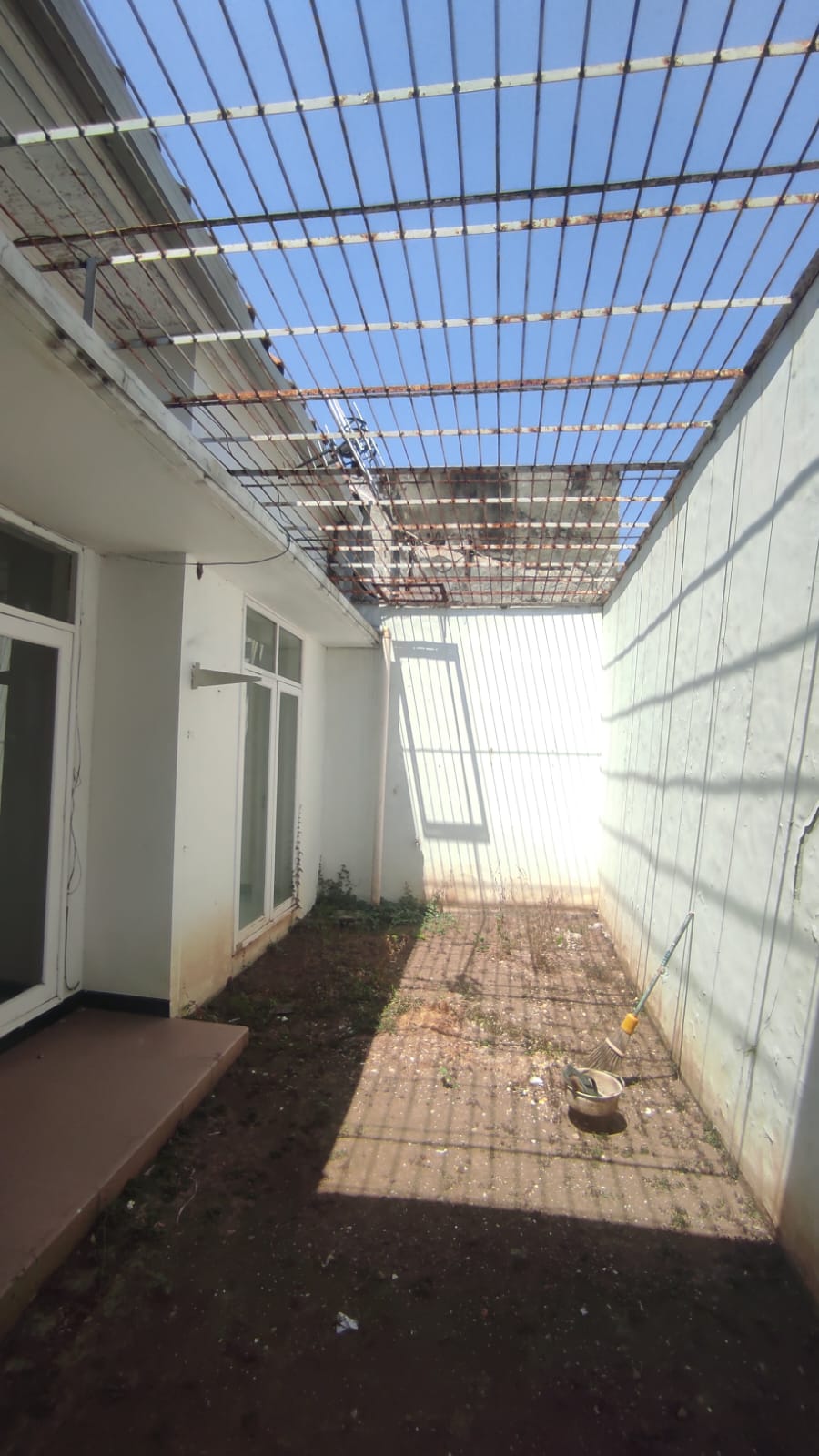 Dijual atau Disewa Rumah Strategis di Taman Puspa Raya