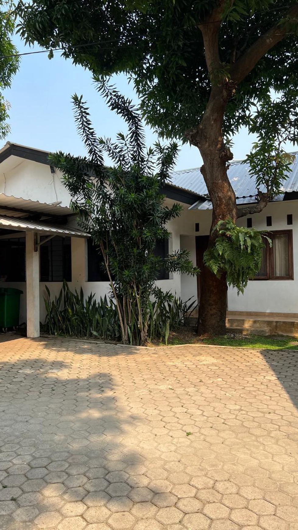 Rumah Asri, bagus, lingkungan aman dan nyaman di Ciputat