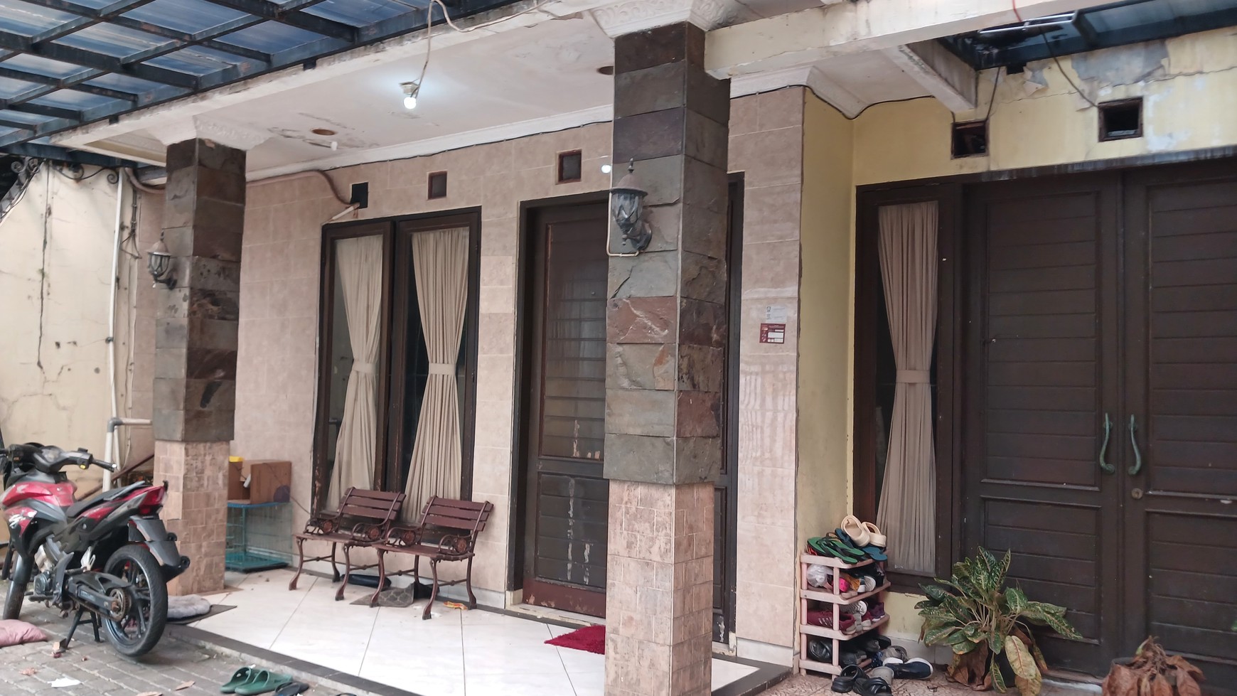 Rumah siap huni, dalam komplek di Pondok Ranji