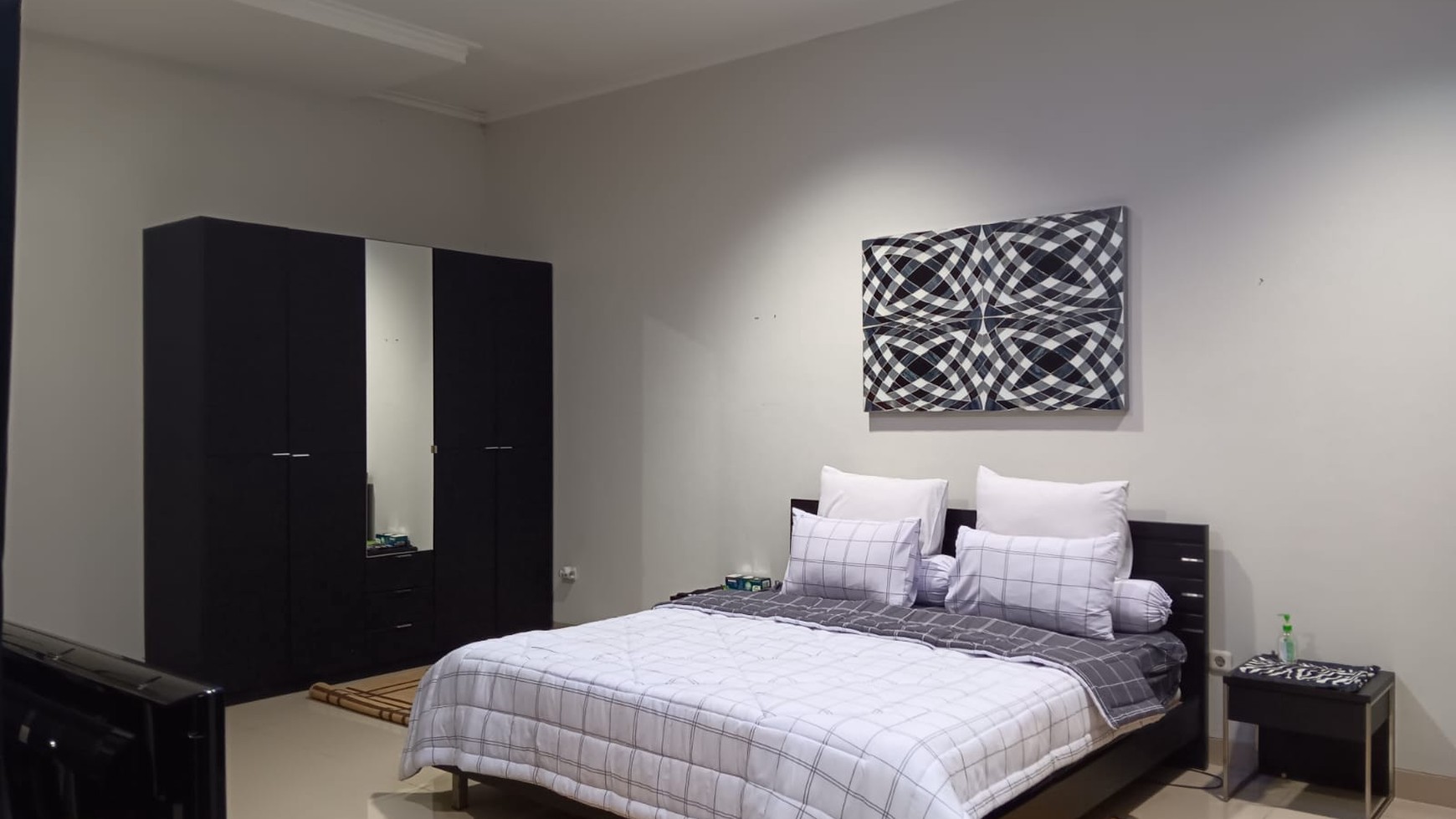 Rumah 2 Lantai Full Furnished di Komplek Batununggal