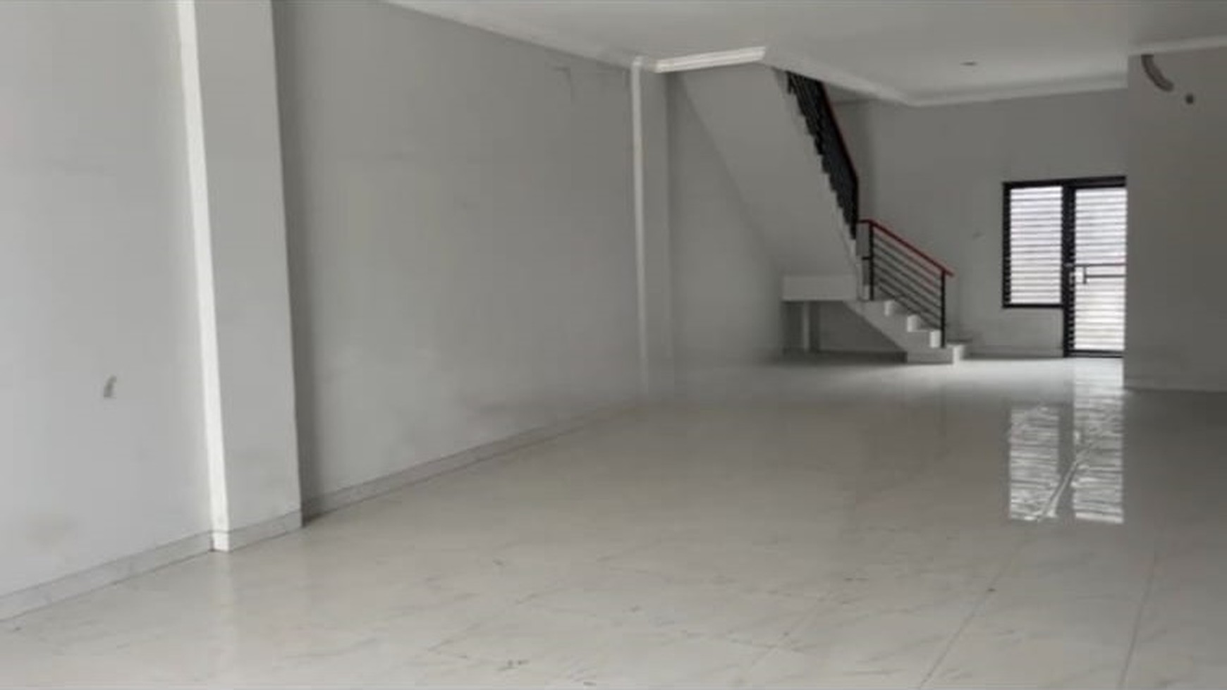 Ruko Hadap Jalan Raya Legok Karawaci Tangerang Dijual dengan Harga Menarik