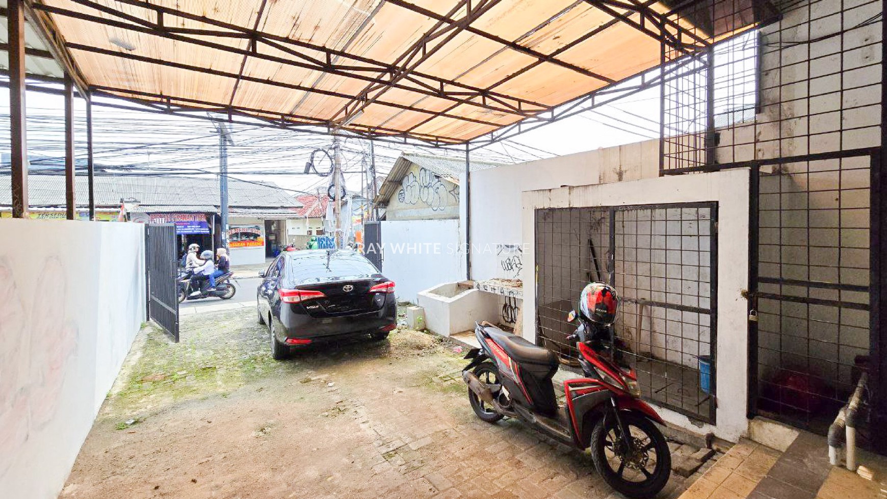 Dijual Ruko 3 Lantai di Jl Pahlawan Ciputat Timur