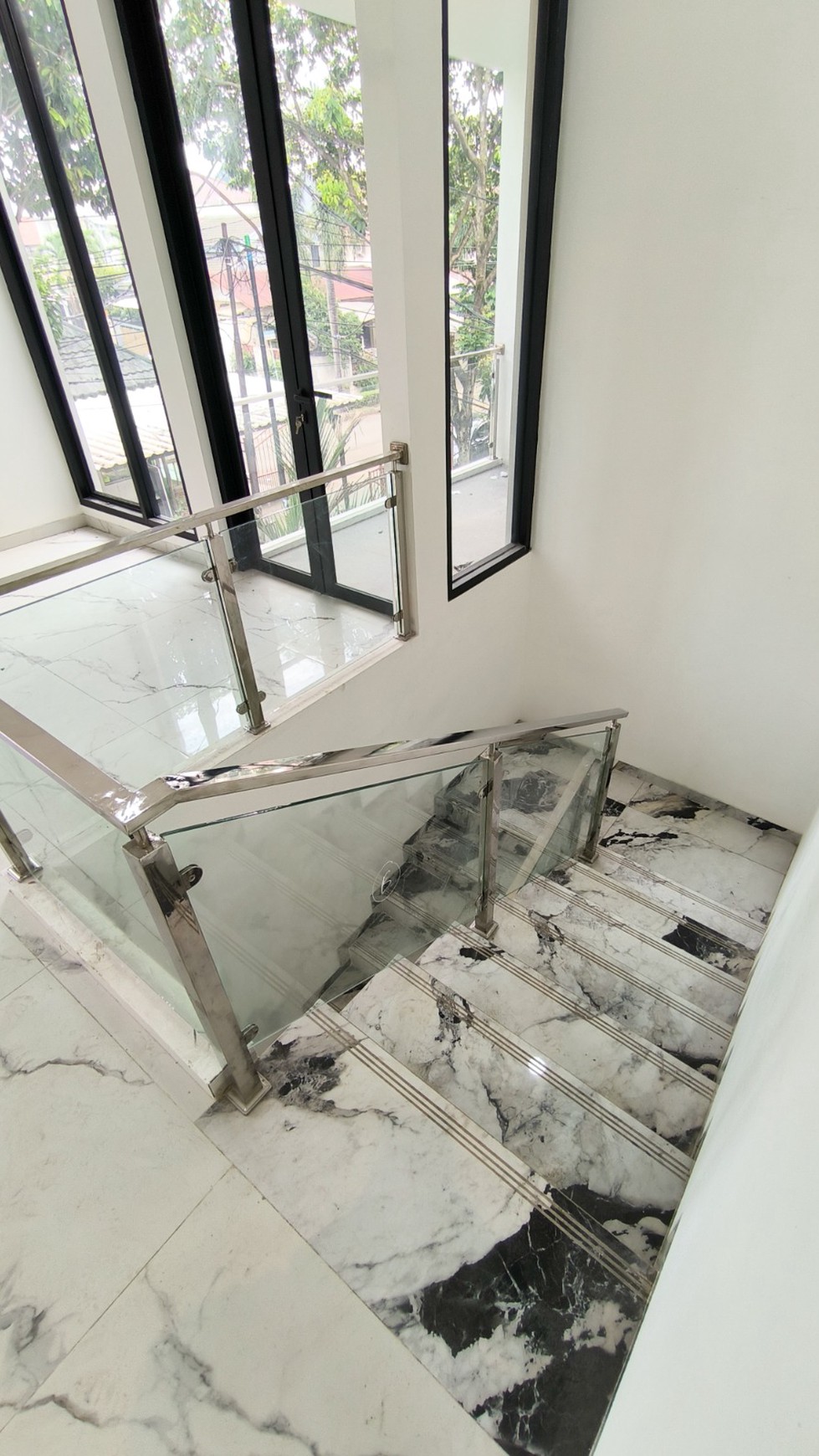 Rumah Bagus di Bintaro Jaya sektor 9