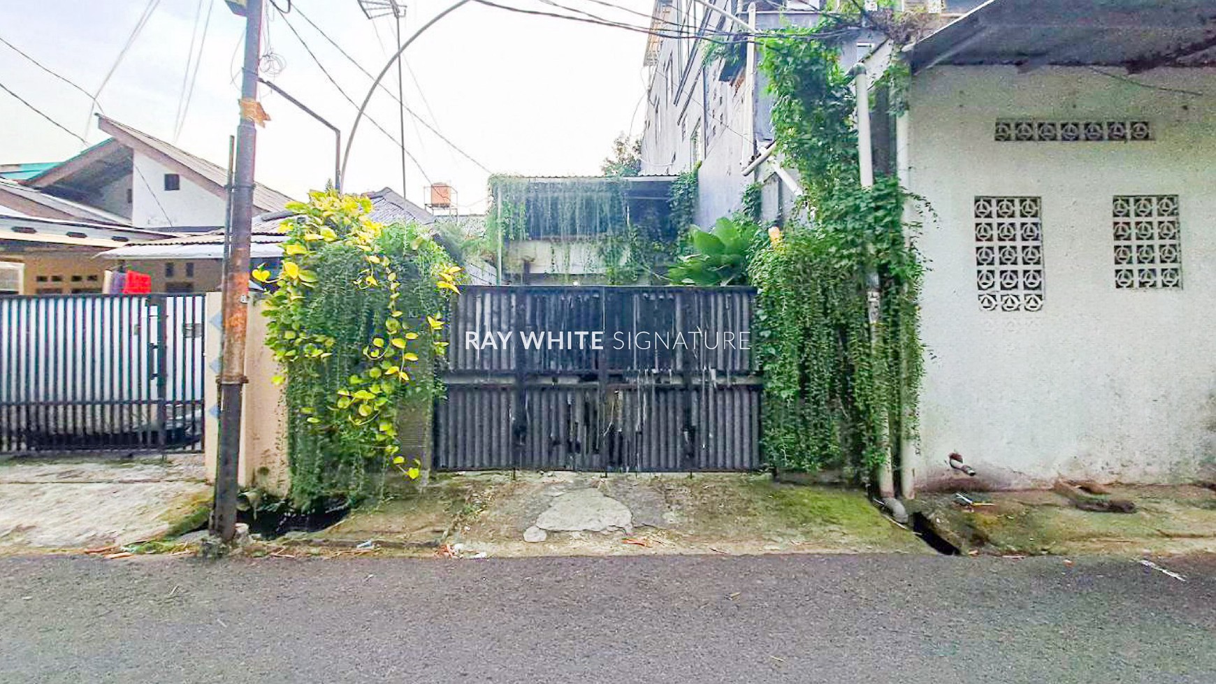 Dijual Rumah 2 Lantai di Jl Mampang Prapatan IV