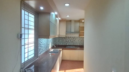Rumah Siap Huni Baru Renovasi di Taman Mediteranian Lippo Karawaci Tangerang