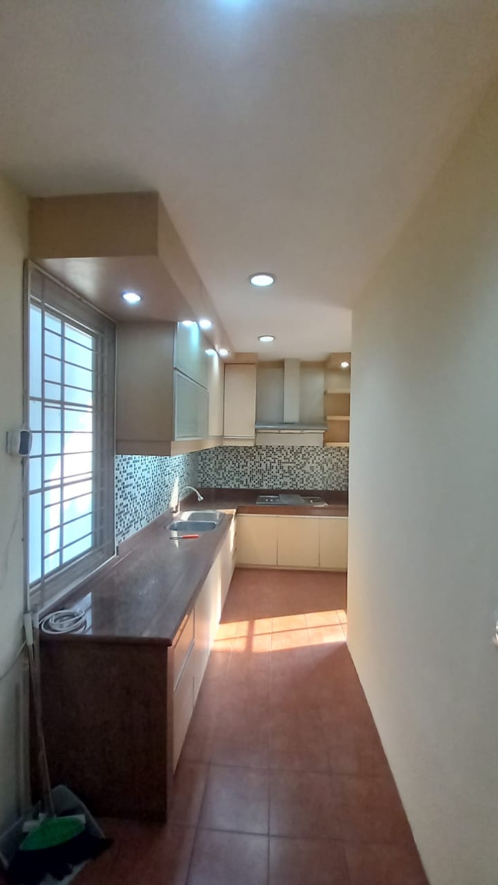 Rumah Siap Huni Baru Renovasi di Taman Mediteranian Lippo Karawaci Tangerang