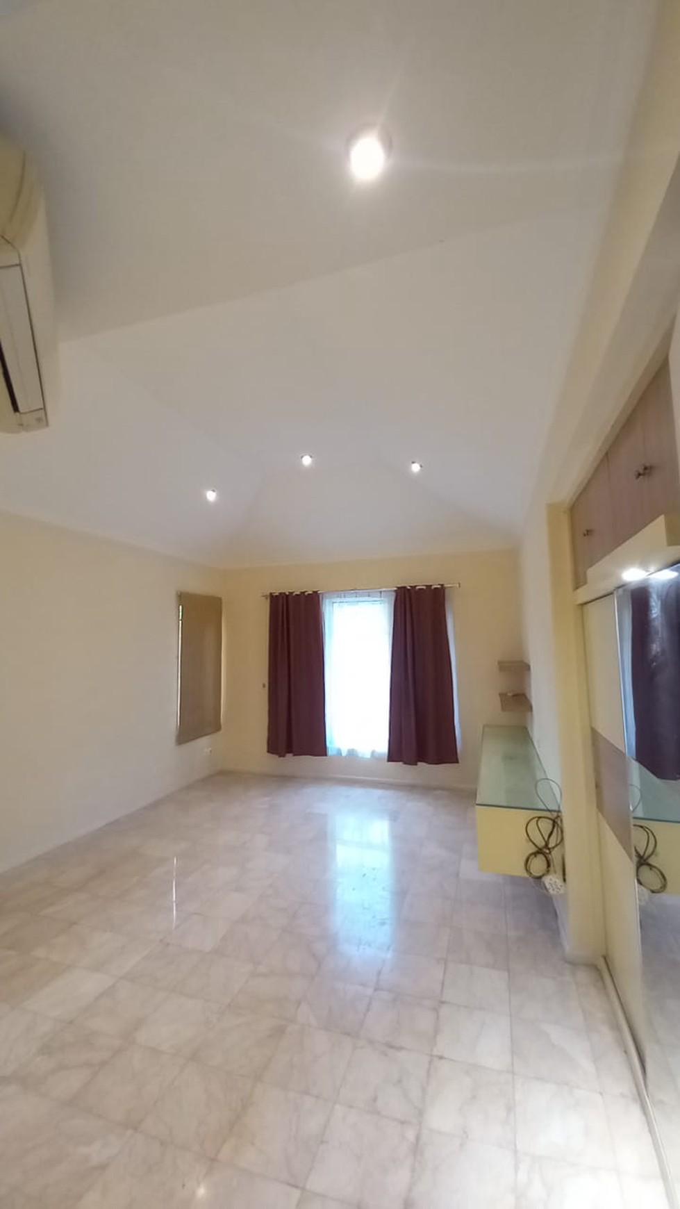 Rumah Siap Huni Baru Renovasi di Taman Mediteranian Lippo Karawaci Tangerang