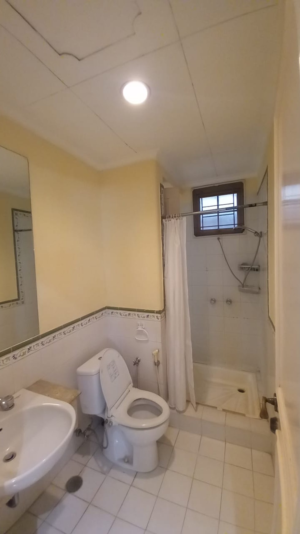 Rumah Siap Huni Baru Renovasi di Taman Mediteranian Lippo Karawaci Tangerang