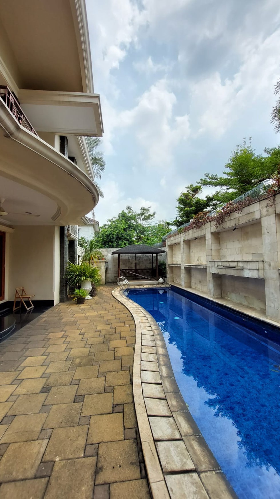 Rumah Hitung Tanah Area Cipete