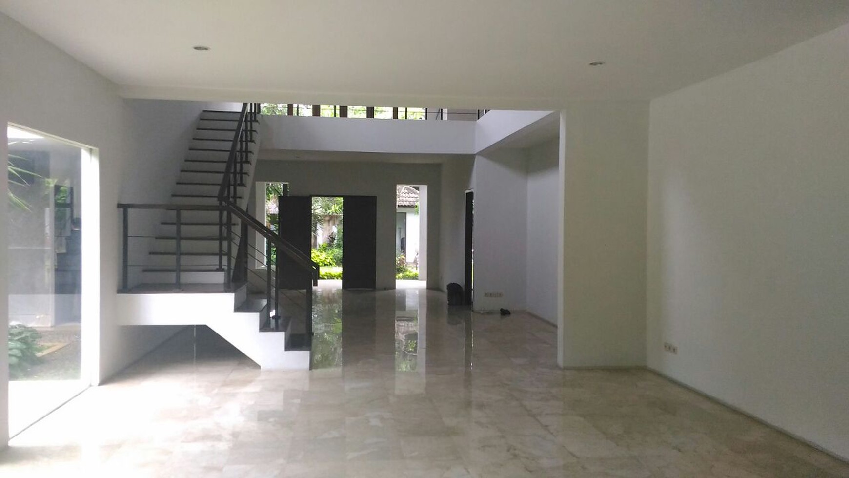 Big, BRIGHT, Luxury House in the most Favorite area of Jeruk Purut