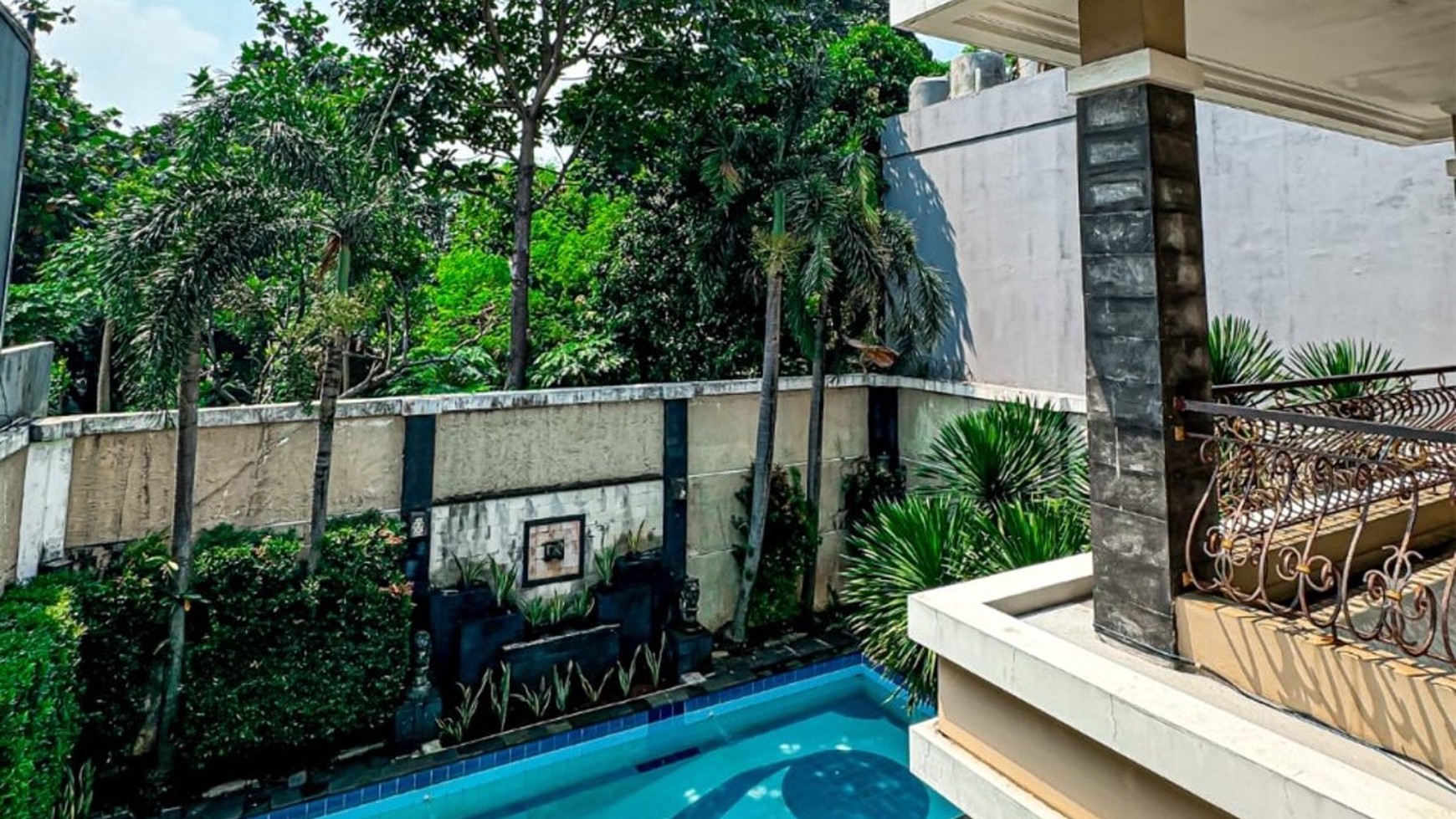 Town House Kemang Mewah Exclusive Harga Murah