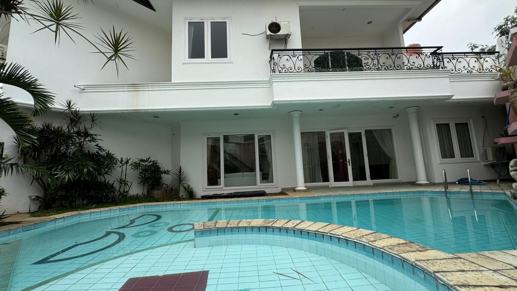 Rumah Mewah Di Kawasan Elite Ampera Kemang Siap Huni