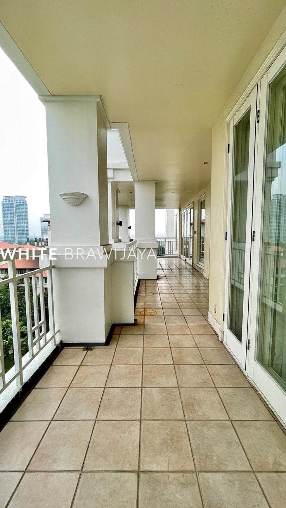 The Residence At Dharmawangsa Luxurious Apartment