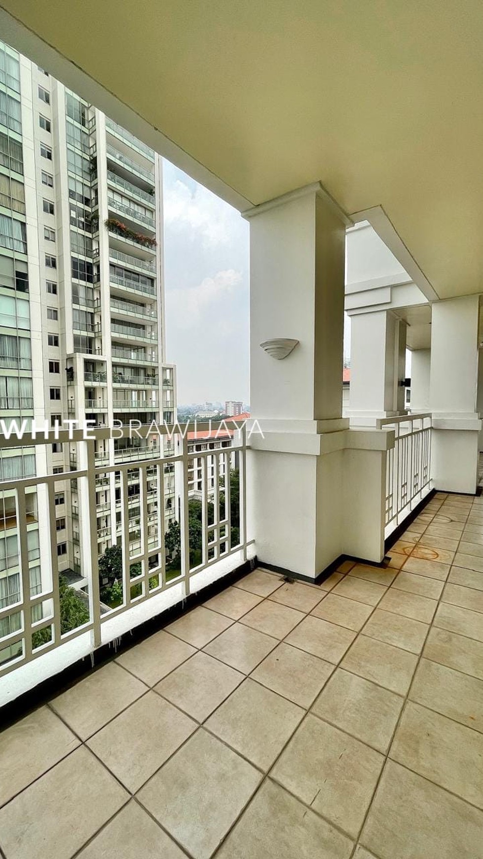 The Residence At Dharmawangsa Luxurious Apartment