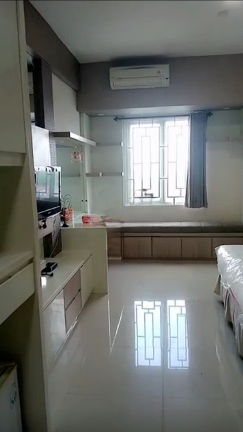 MURAH Dijual Apartemen Tanglin Pakuwon Mall Tipe STUDIO PLUS Full Furnished - Lantai 3 Best View 