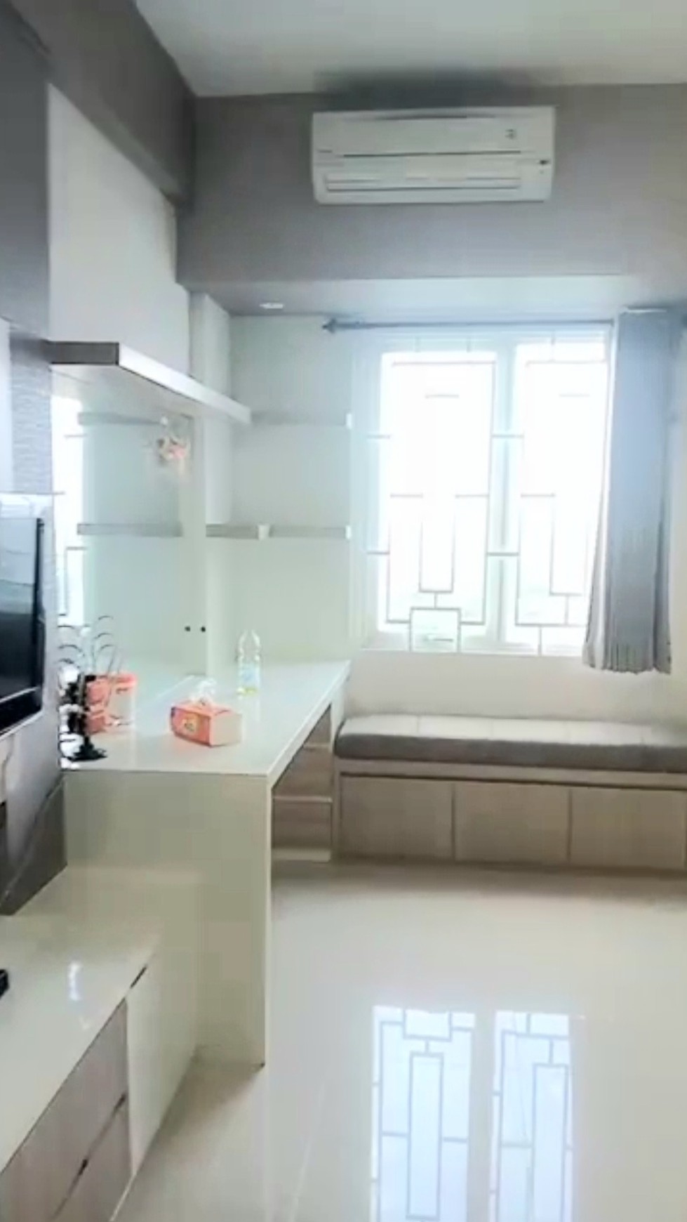 MURAH Dijual Apartemen Tanglin Pakuwon Mall Tipe STUDIO PLUS Full Furnished - Lantai 3 Best View 