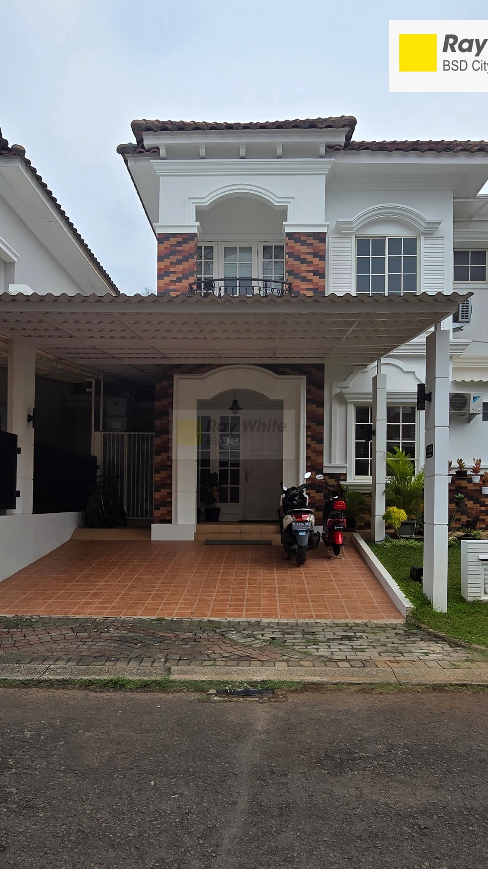 Rumah dengan taman belakang di The Green BSD City