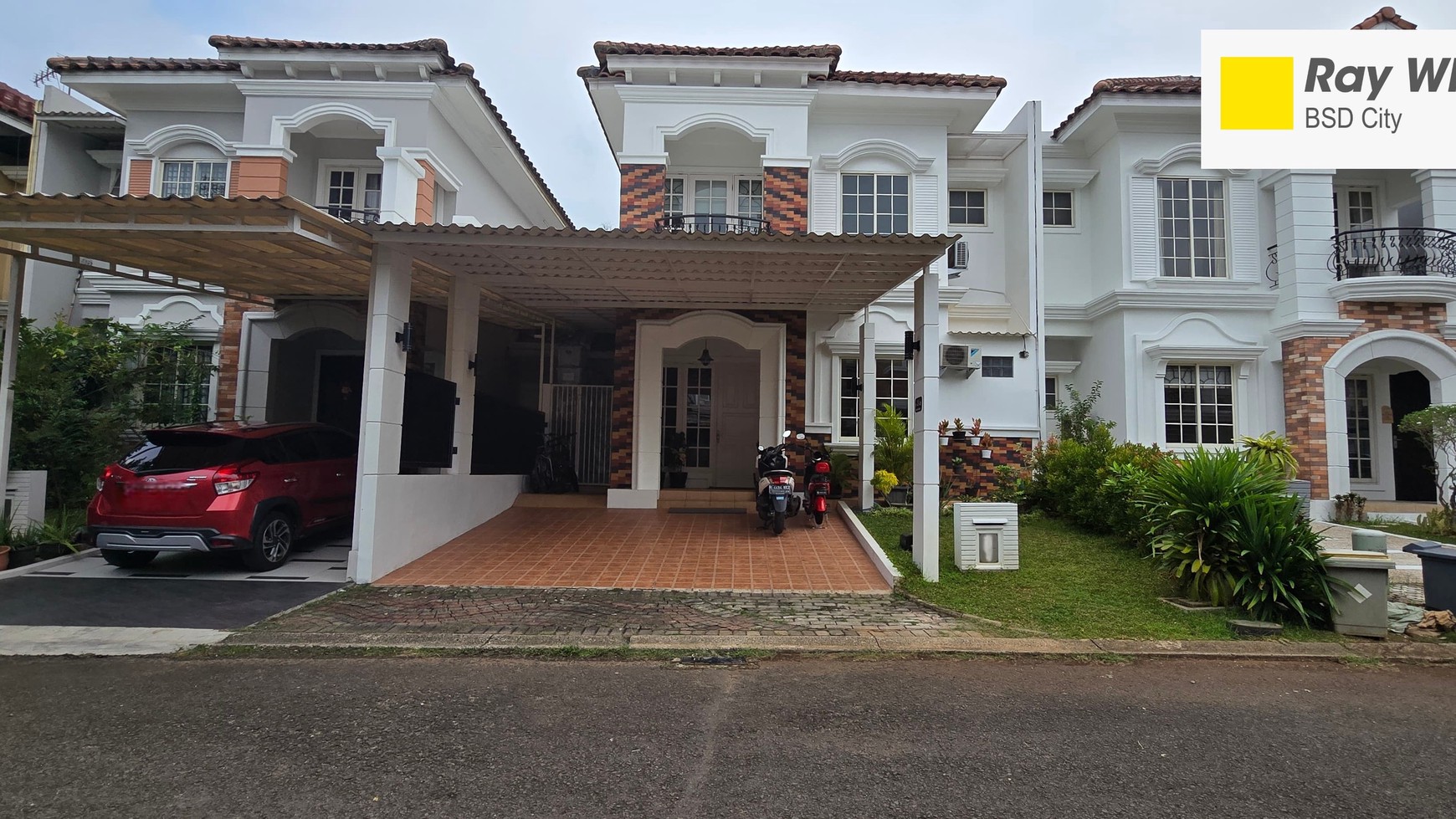 Rumah dengan taman belakang di The Green BSD City