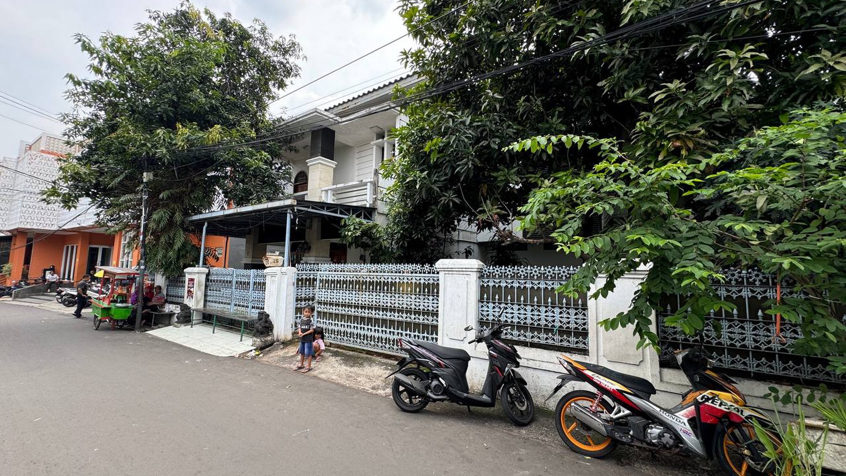 Rumah Hitung Tanah Area Cipete