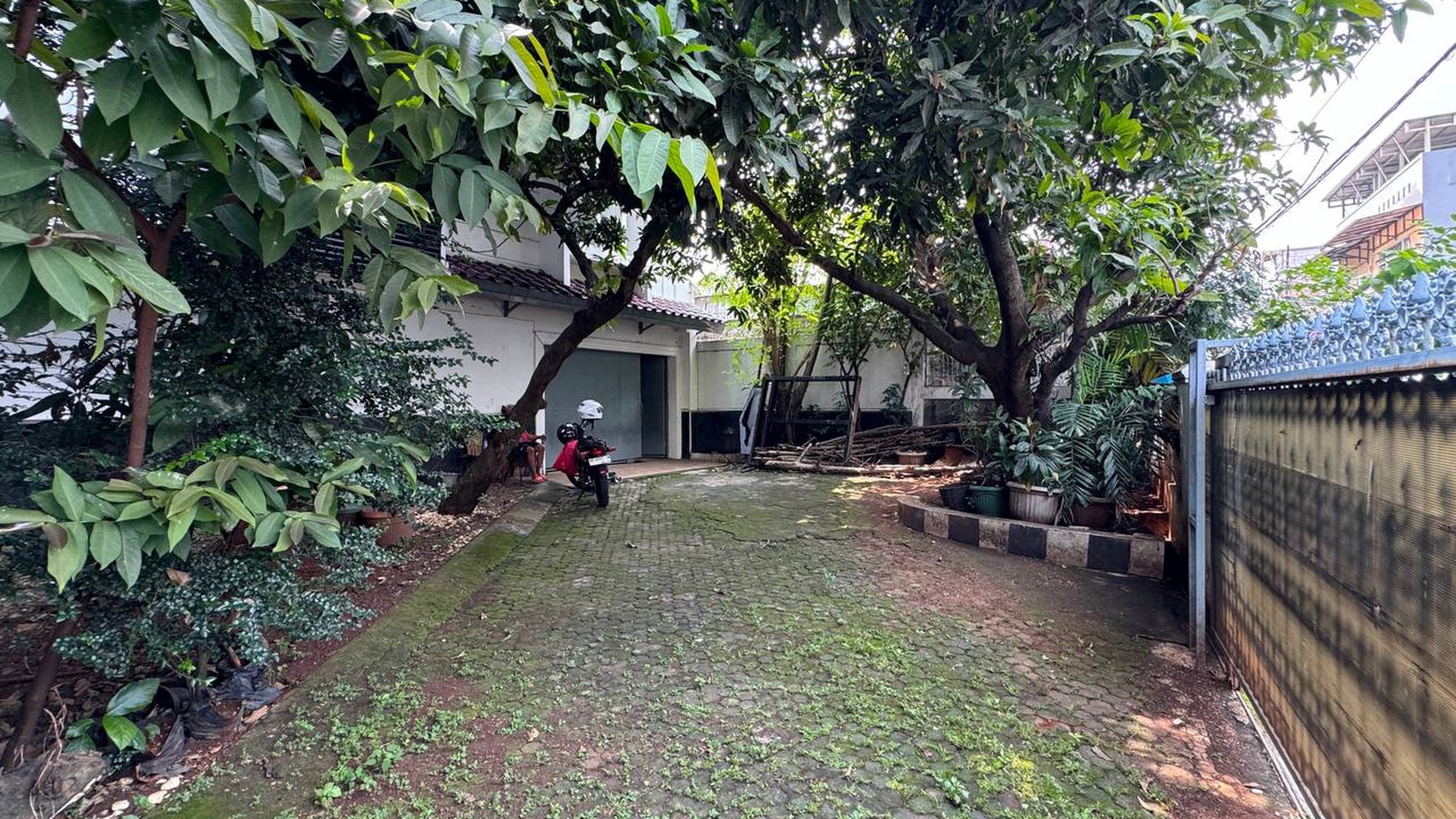 Rumah Hitung Tanah Area Cipete