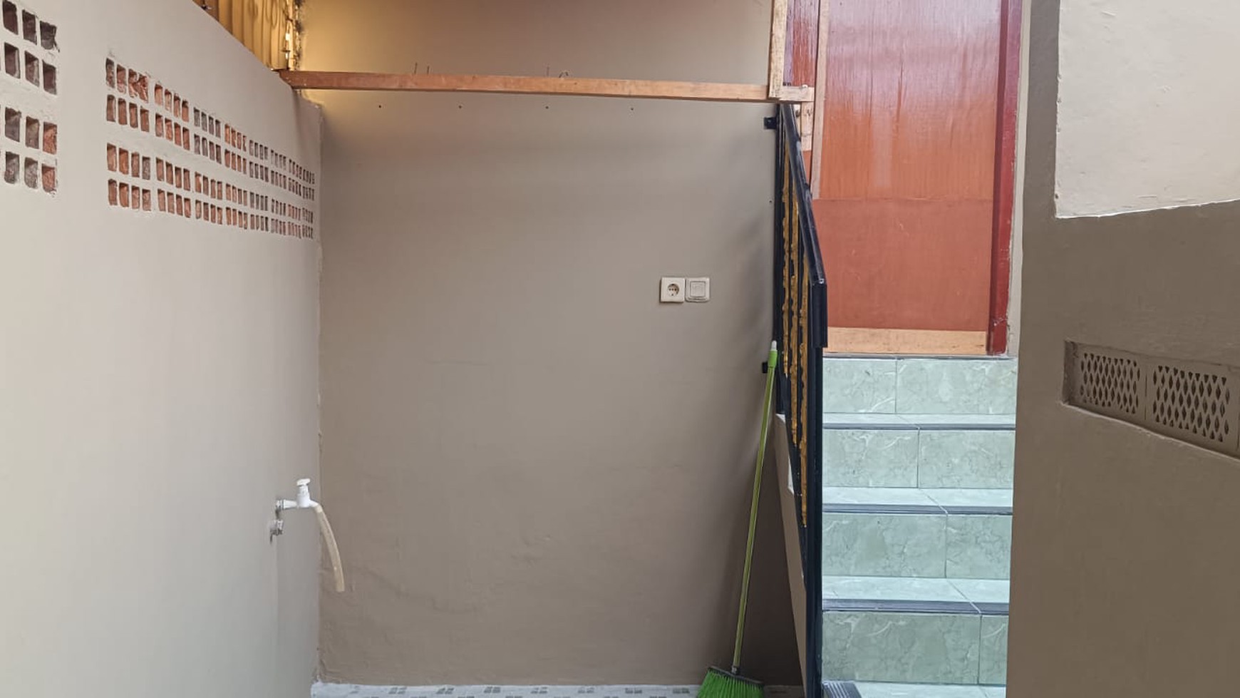 Rumah Hitung Tanah Area Cipete