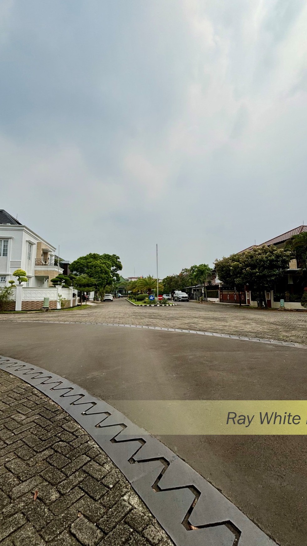  RUMAH ASRI DALAM KOMPLEK DI TAMAN REMPOA INDAH, CIPUTAT TIMUR, TANGERANG SELATAN. #CHYYWW