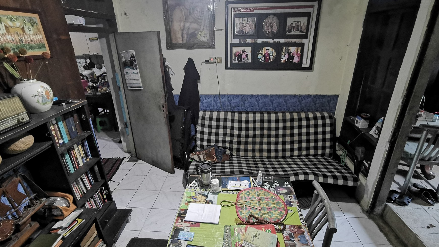 Rumah 2 Lantai Strategis di Jalan Raya MERR, Cocok untuk Hunian, Usaha, Kantor