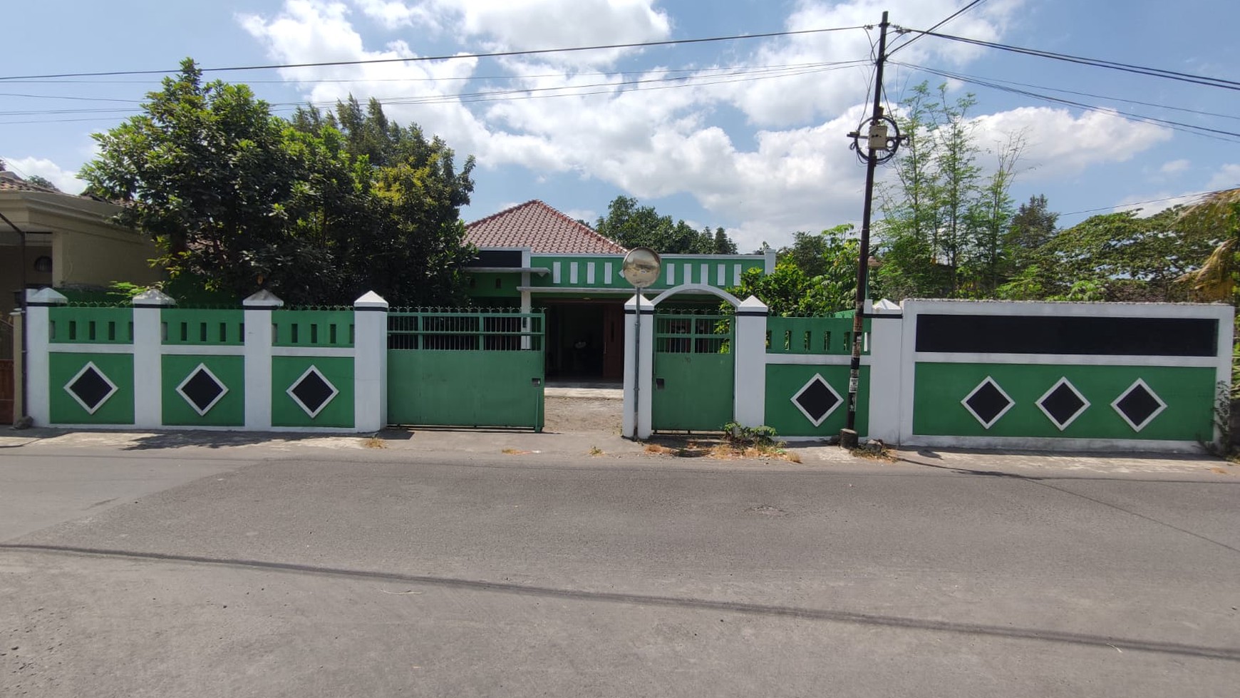 Rumah Tinggal 4 Kamar Lokasi Dekat Candi Sambisari Kalasan 