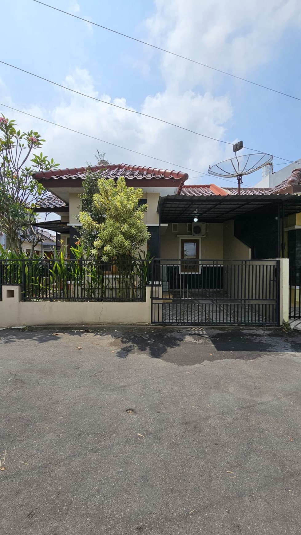 Rumah Minimalis Dengan Furniture Di Perumahan Dekat Sleman City Hall, Jogja