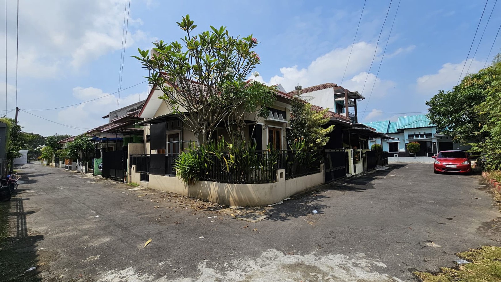 Rumah Minimalis Dengan Furniture Di Perumahan Dekat Sleman City Hall, Jogja