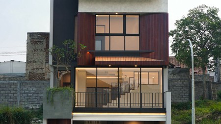 Rumah Minimalis Modern di Komplek Setraduta Bandung Utara