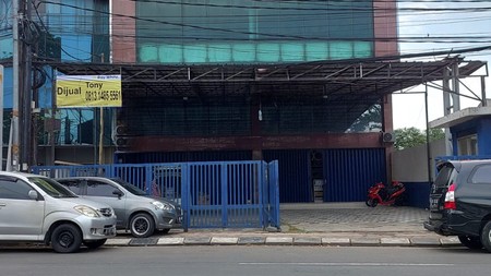 Gedung 6 Lantai di Boulevard Kota Tangerang hanya 12 menit 6,7Km ke Tol Jakarta Tangerang dan ke Bandara Soetta