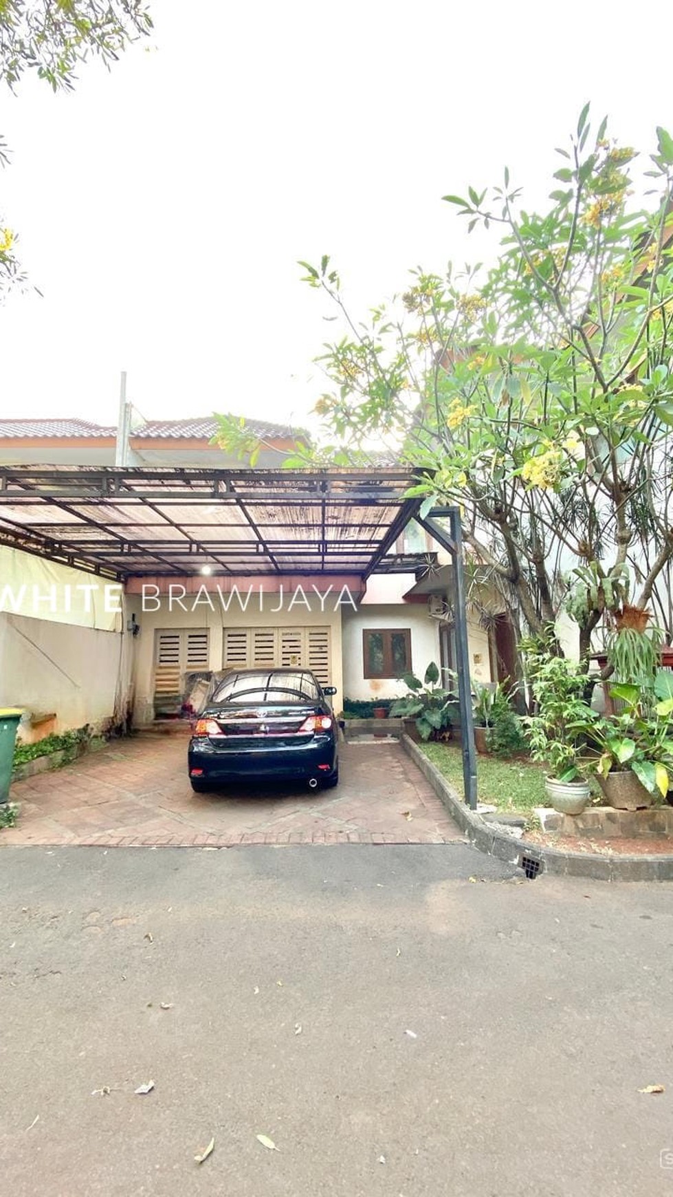 Rumah Cantik Nuansa Bali dalam Town House Lebak Bulus