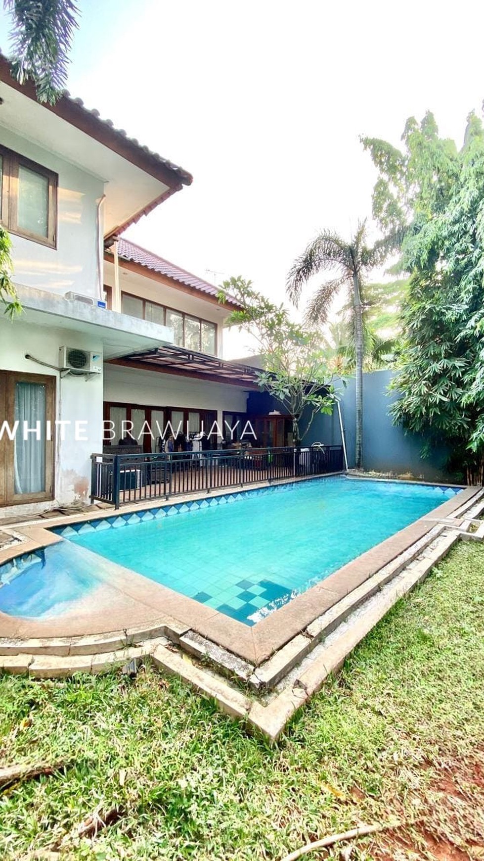 Rumah Cantik Nuansa Bali dalam Town House Lebak Bulus