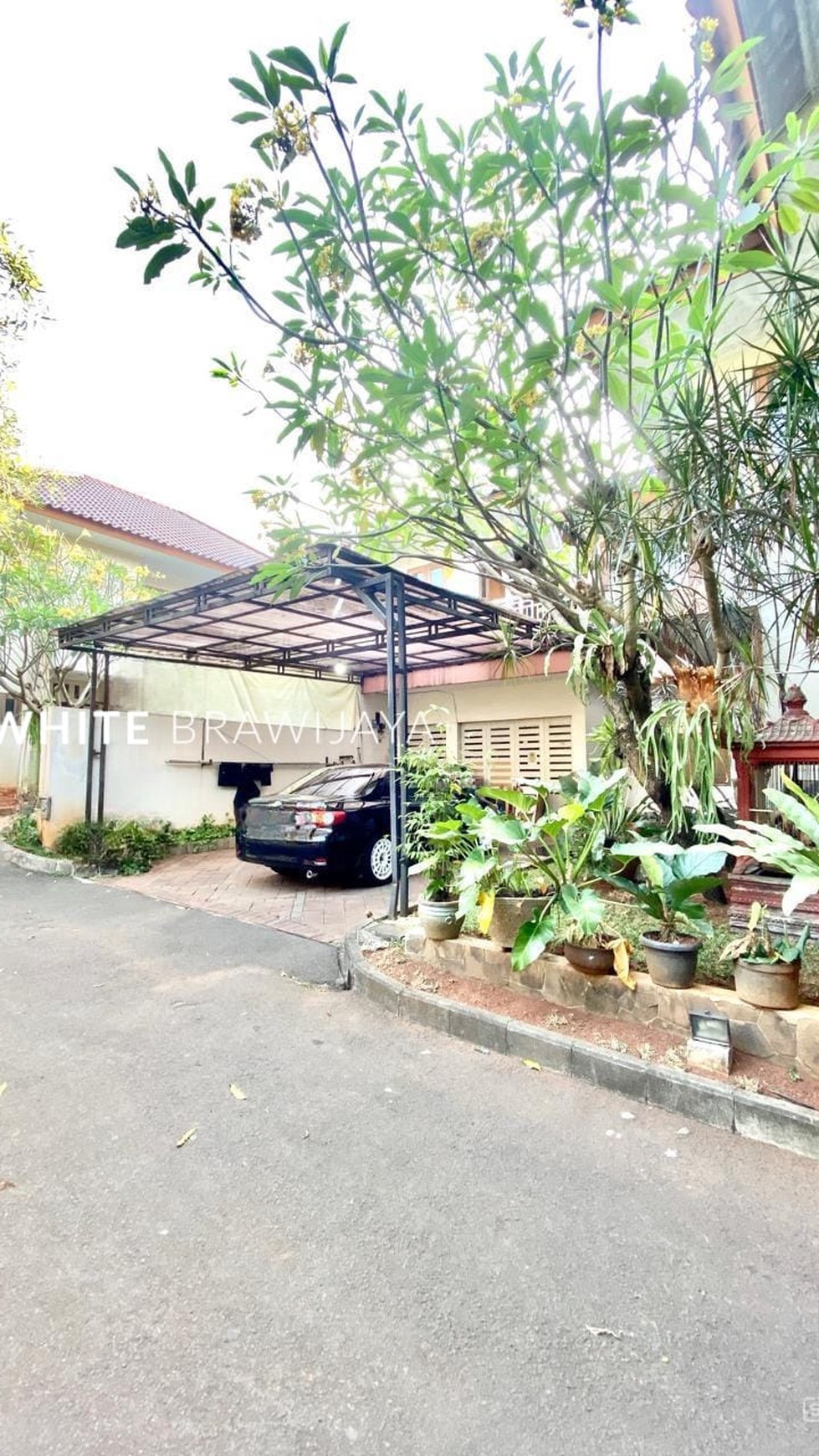 Rumah Cantik Nuansa Bali dalam Town House Lebak Bulus