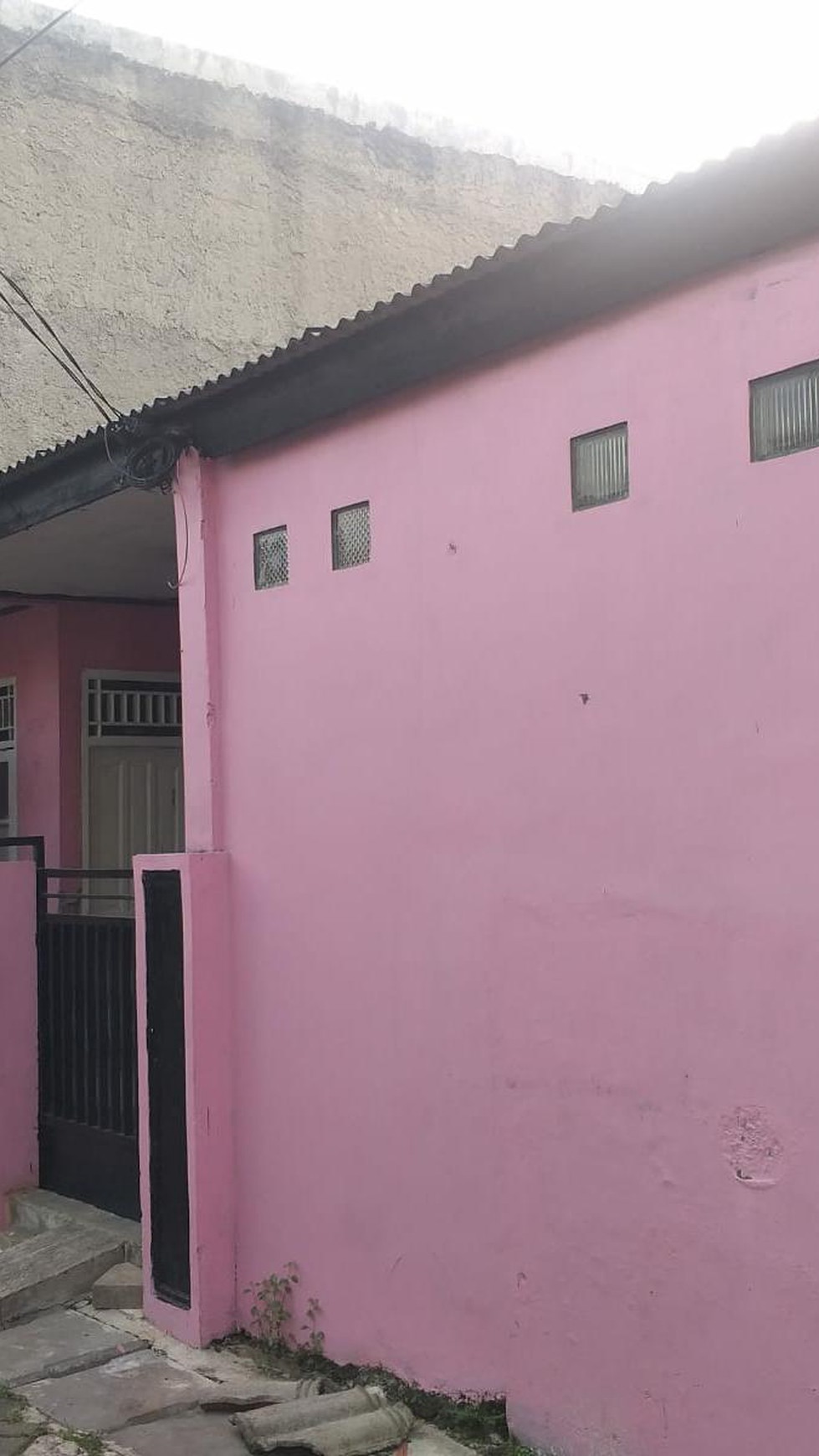 Dijual Rumah Tinggal Hoek  dan 4 Kios Di Danau Poso  Perumnas 2 , Lippo Karawaci