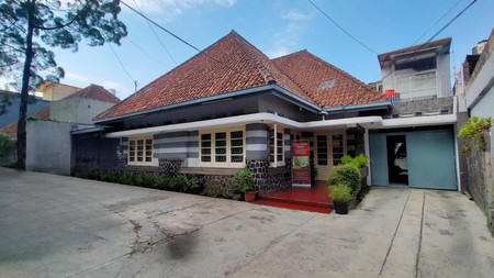 Rumah Classic di Tengah Kota Sayap Riau Bandung Kota