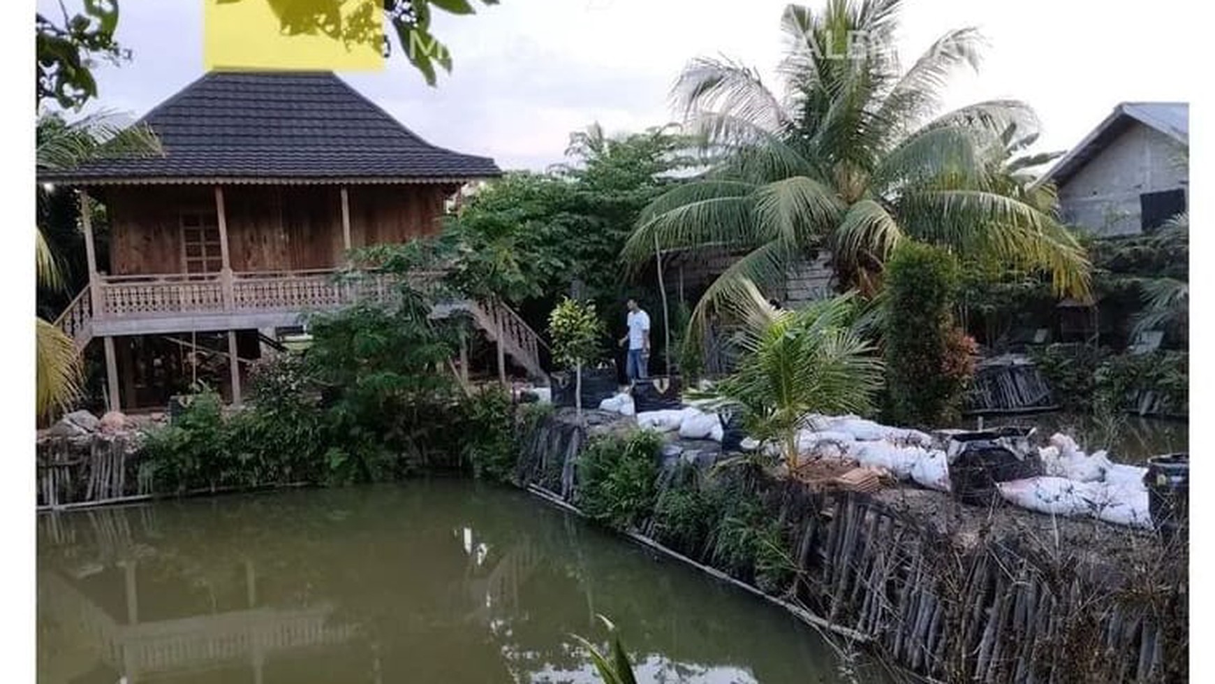 Dijual Tanah dan Kolam Ikan + Bangunan