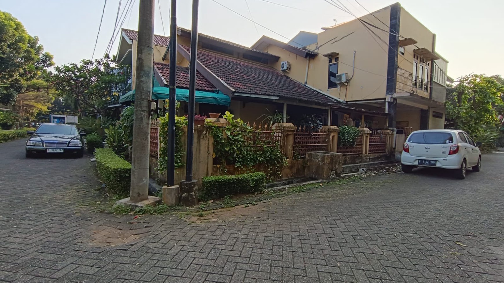 Rumah di Bintaro Sektor 4 Jalan Lebar