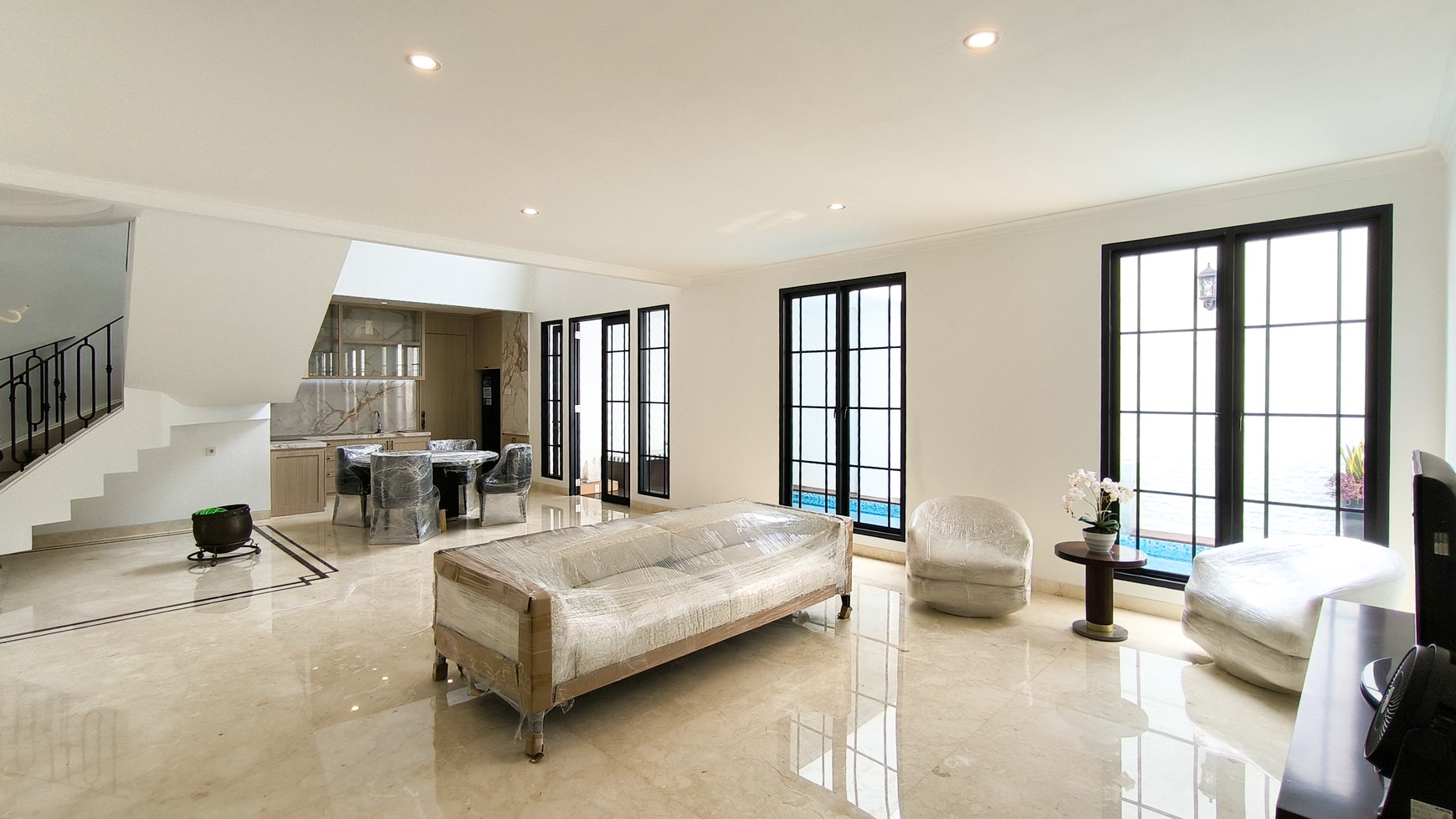 Rumah Hitung Tanah Area Cipete