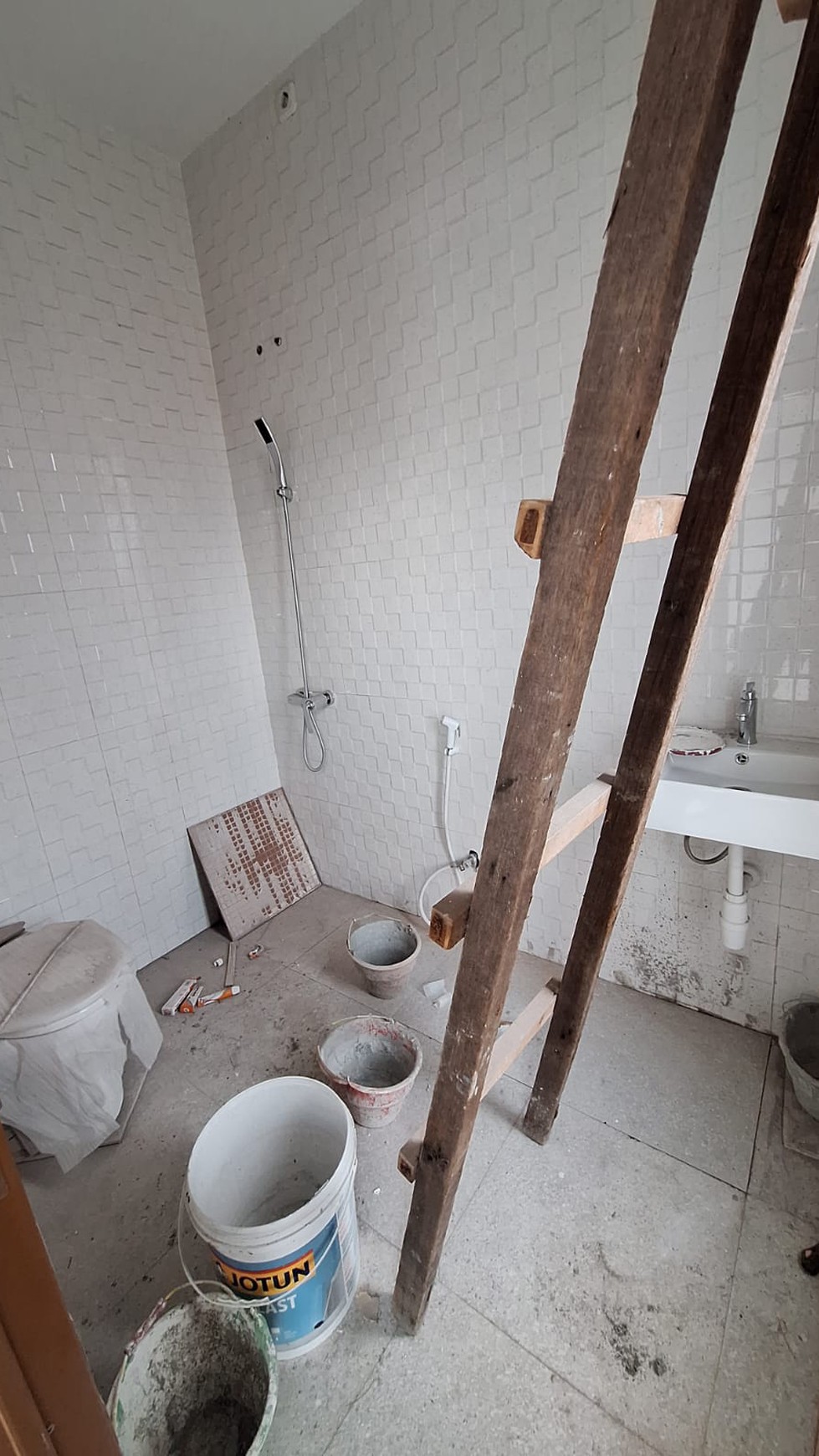 Rumah Hitung Tanah Area Cipete