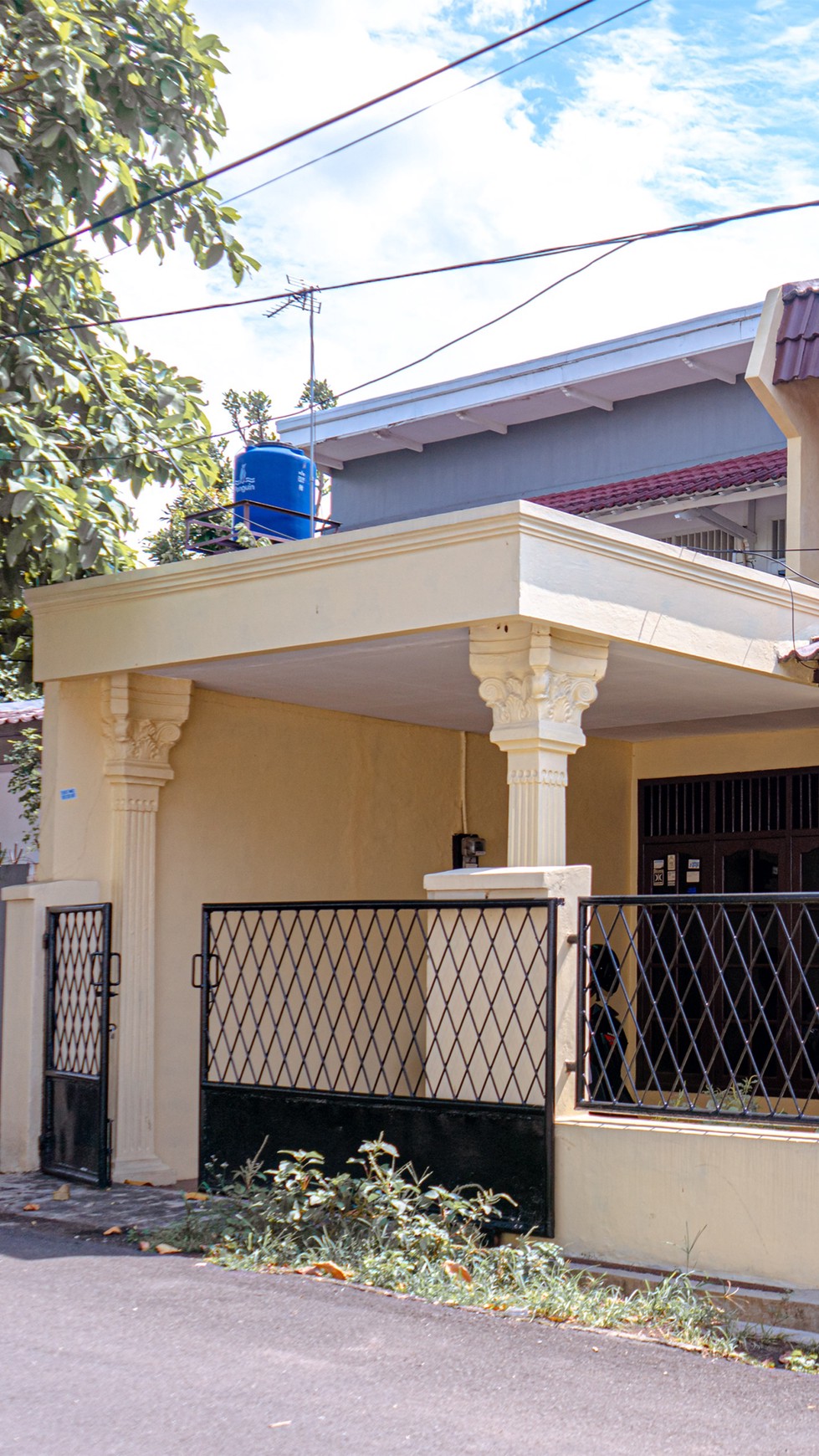 Rumah Bagus Di Jl Melina, Komp Pertamina Pondok Ranji Tangerang Selatan.